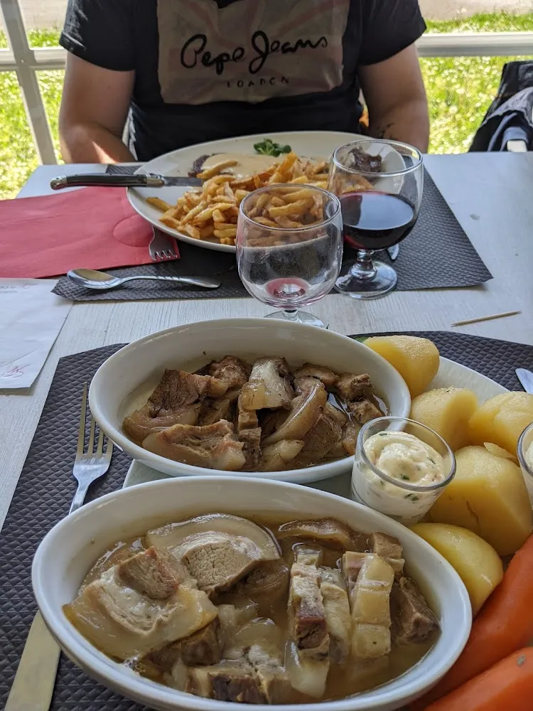 Tête de Veau Sauce Gribiche Un Délice Le Sourire de la Patronne Et Le Top Du Serveur